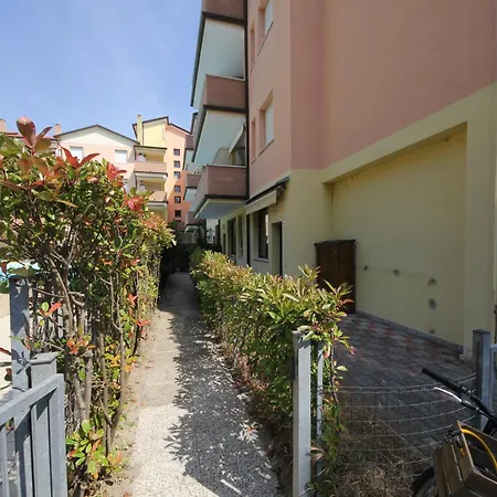 Comfy Flat In Rosolina With Shared Pool Apartamento