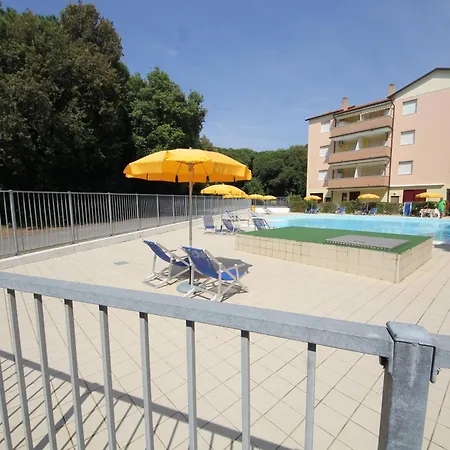 Comfy Flat In Rosolina With Shared Pool Розолина-Маре